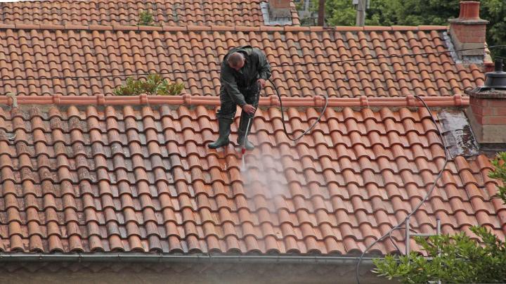 Démoussage de toiture Alençon